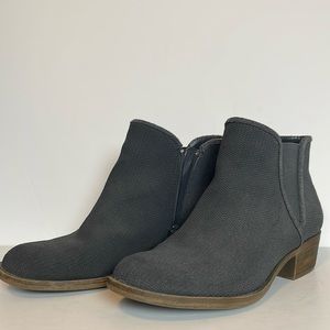 Kensie ankle booties, Wm’s Sz 7.5, gray